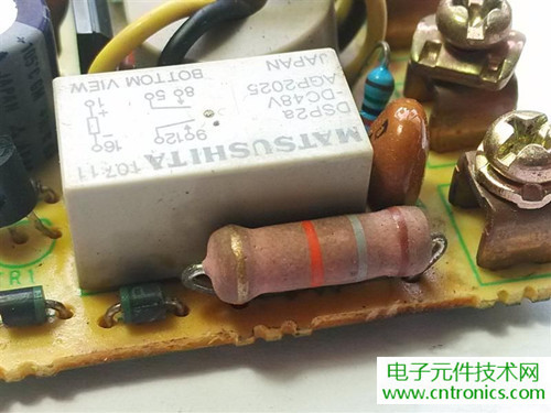 漏電保護(hù)器拆解：結(jié)構(gòu)有差異，做工不錯(cuò)