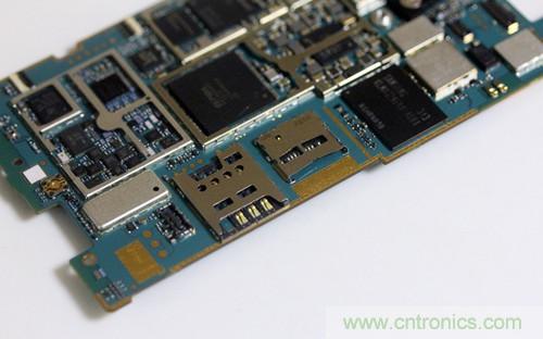 拆解4G新機索尼M35t：用料十足，易于維修