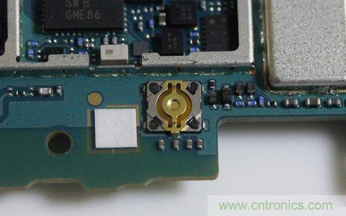 拆解4G新機索尼M35t：用料十足，易于維修