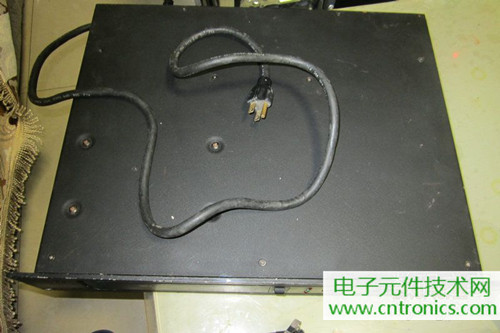 用料很給力！專業(yè)后級功放美國高峰FA1201拆解