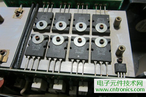 用料很給力！專業(yè)后級功放美國高峰FA1201拆解