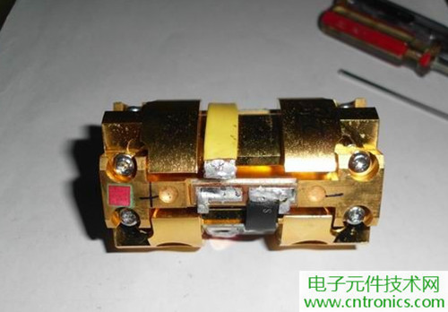 這貨一萬三？50W半導(dǎo)體激光模塊拆解