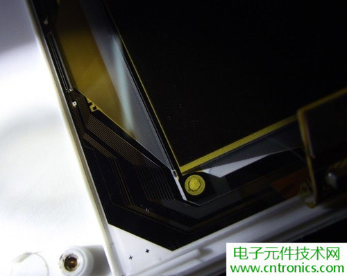 探秘電子紙！一款電紙書的電子墨水屏拆解