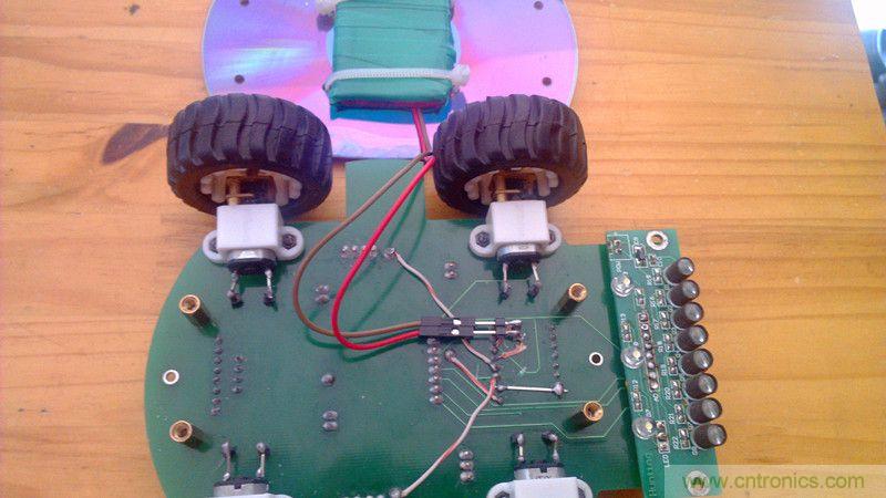 牛人力作！PCB版藍(lán)牙智能小車DIY