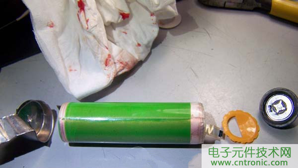 筆記本電池拆解，探秘電池內(nèi)部結(jié)構(gòu)