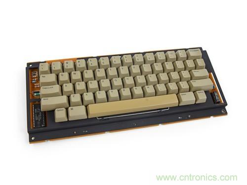 拆！古董級Macintosh 128K電腦