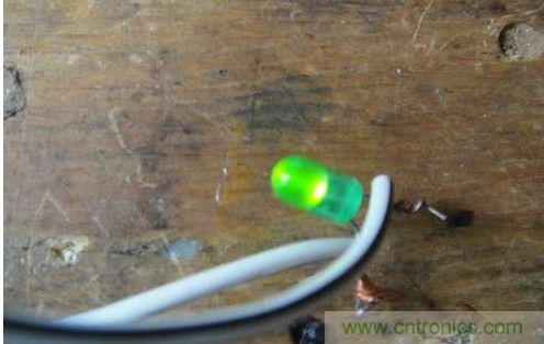 創(chuàng)意DIY！迷你風力發(fā)電機！