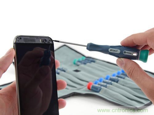 牛人強(qiáng)拆！新HTC One(M8)真機(jī)精密做工難修理