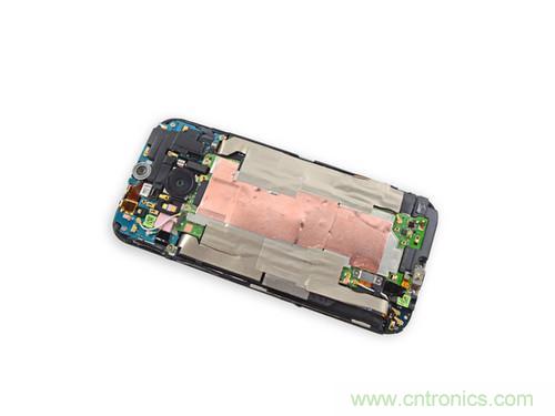 牛人強(qiáng)拆！新HTC One(M8)真機(jī)精密做工難修理