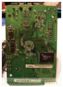 圖3：WPS54G打印服務(wù)器電路板背面。
