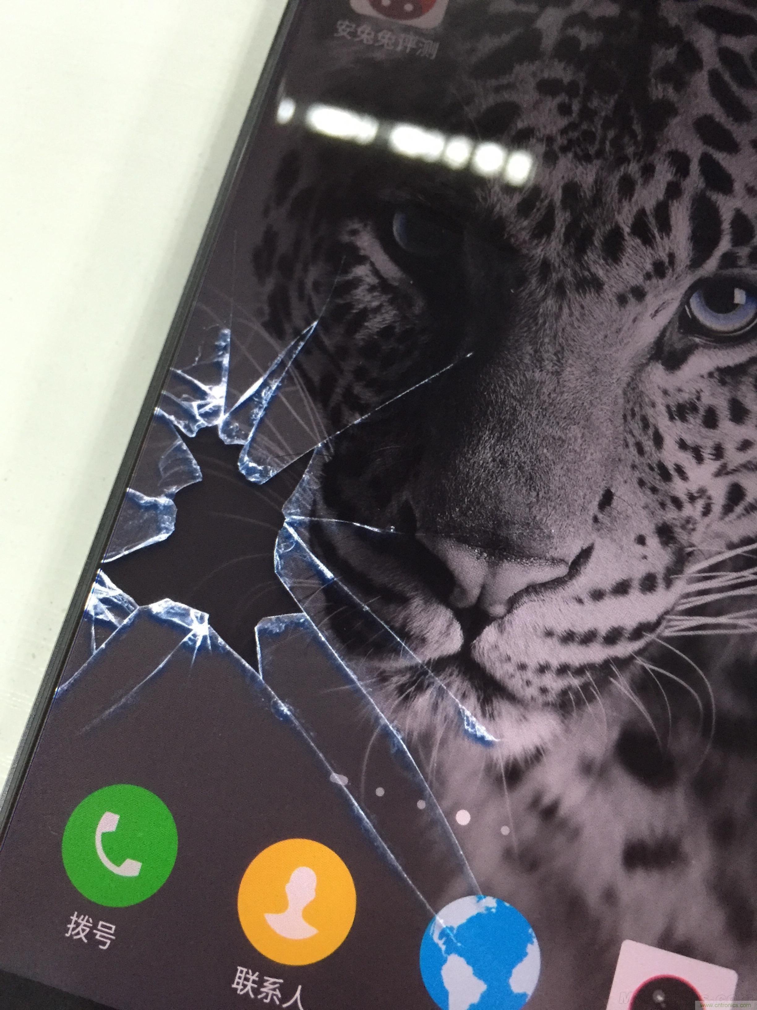 無(wú)邊框的 nubia Z9 ，一款既有驚喜，又有驚艷的智能手機(jī)