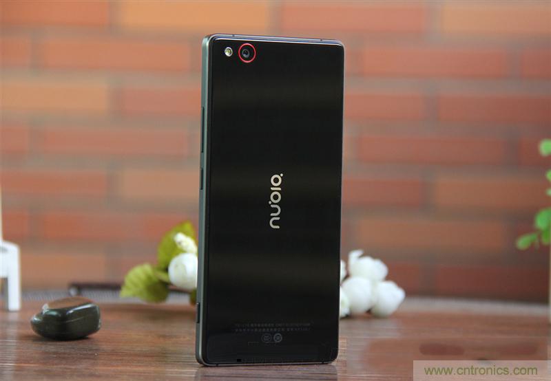 無(wú)邊框的 nubia Z9 ，一款既有驚喜，又有驚艷的智能手機(jī)
