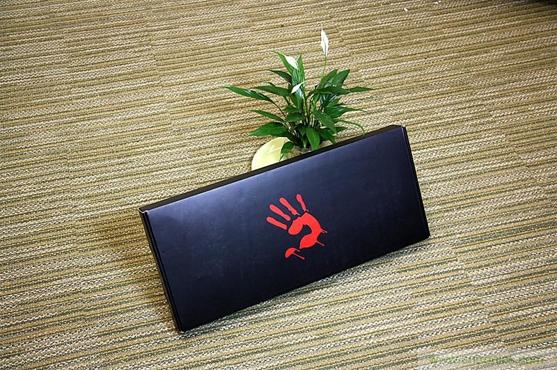 曾經(jīng)的網(wǎng)吧統(tǒng)治者—雙飛燕血手幽靈機(jī)械鍵盤，真世界最快？