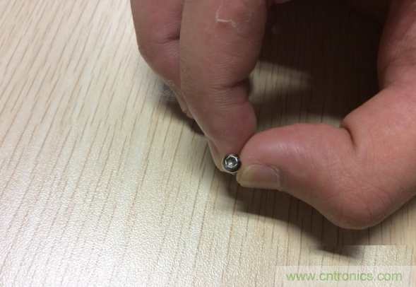 真飛機拆不著，那就來拆拆無人機“鼻祖”大疆吧！