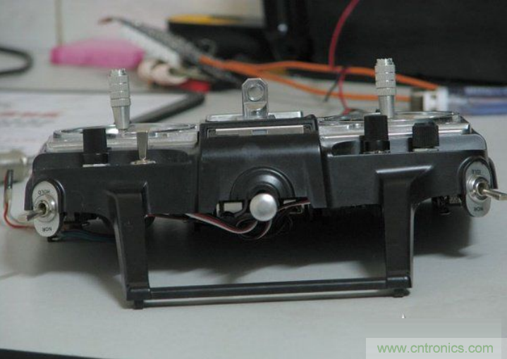 無人機(jī) DIY 制作全過程，酷得不要不要的！