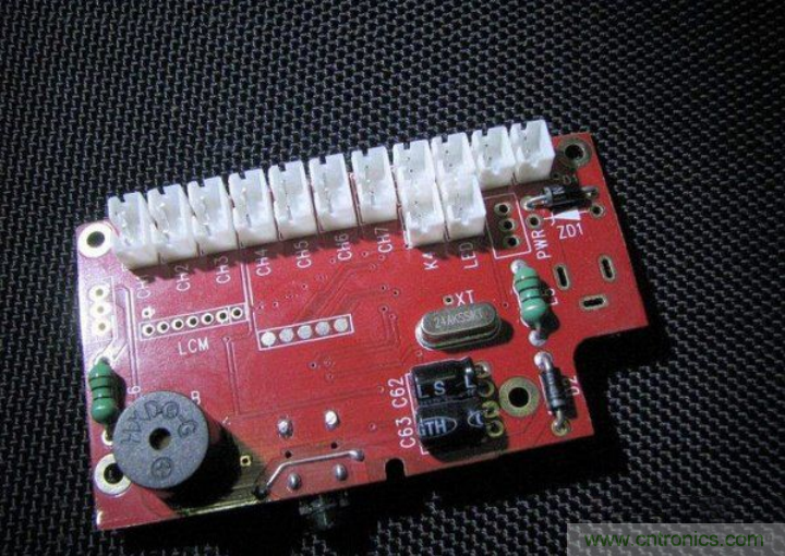 無人機(jī) DIY 制作全過程，酷得不要不要的！