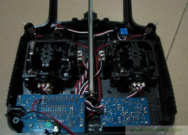 無人機(jī) DIY 制作全過程，酷得不要不要的！