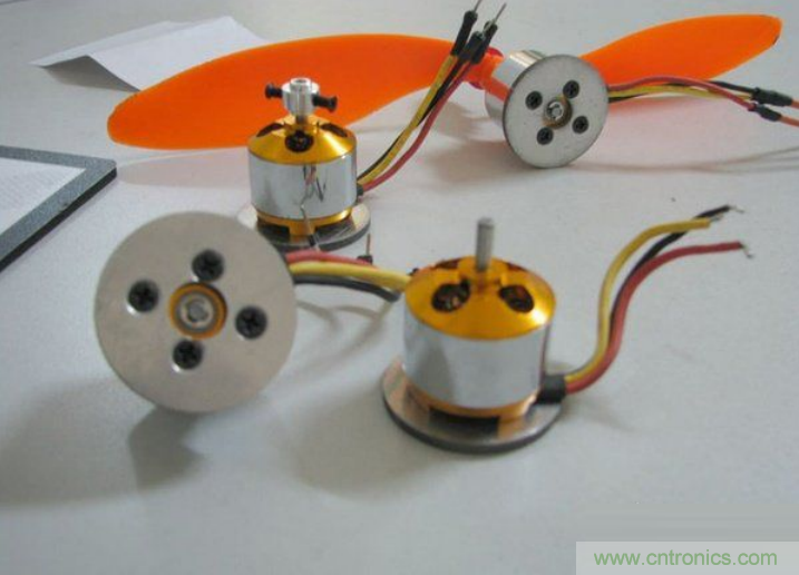 無人機(jī) DIY 制作全過程，酷得不要不要的！