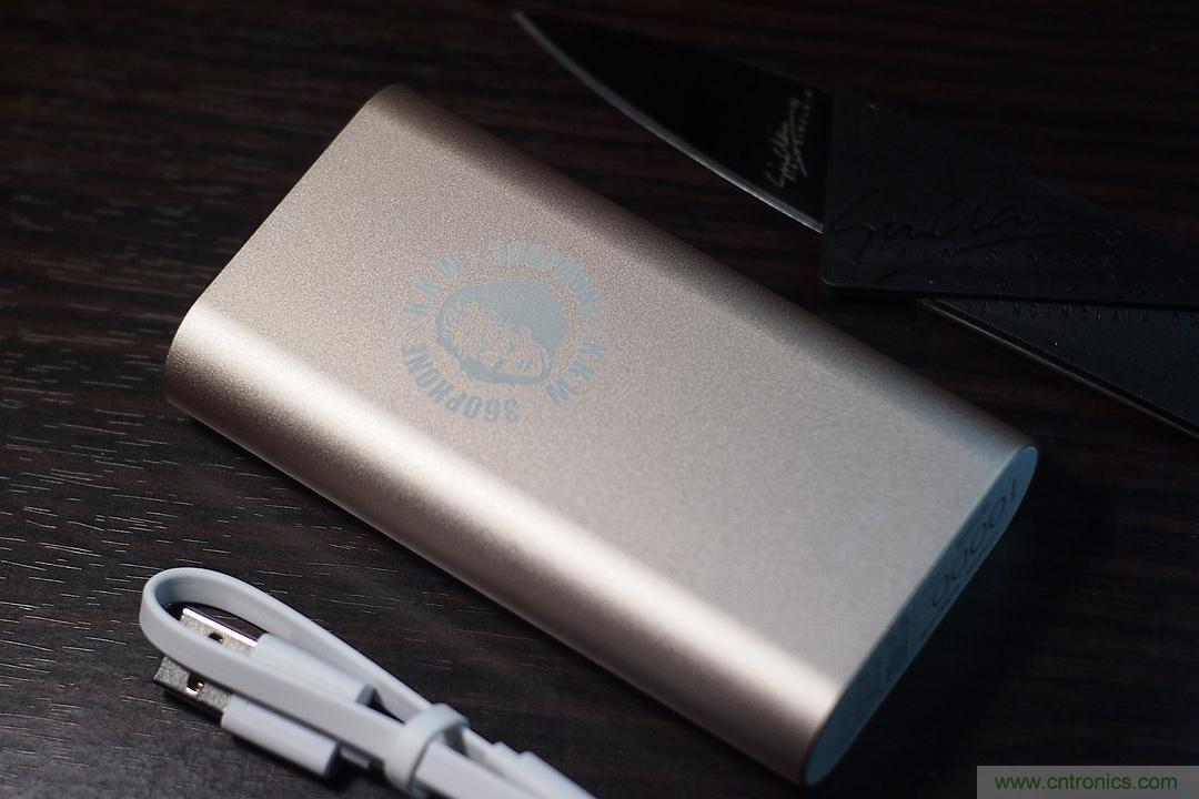 移動(dòng)電源也玩雙引擎？快到你想象不到