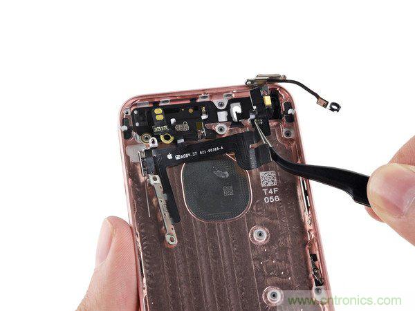 有什么地方?jīng)]有變？iPhone SE真機(jī)拆解