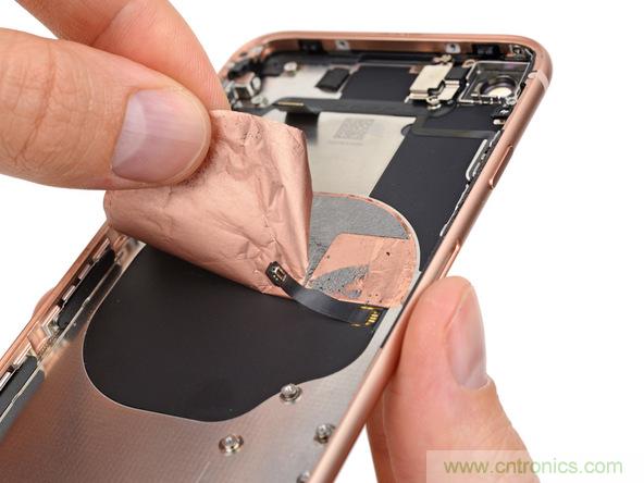 iPhone 8首拆：無線充電版本的iPhone 7？