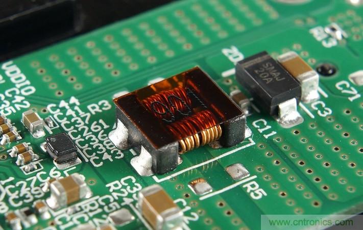 拆解對比：系出同門，小米、紫米無線充電器的差別有多大？