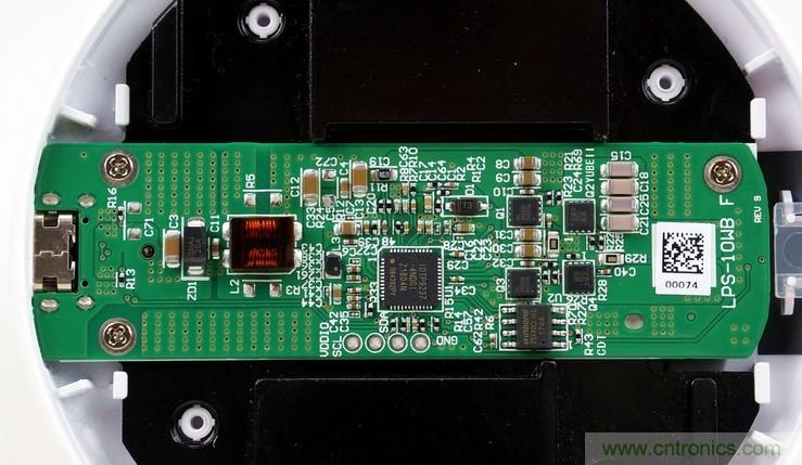 拆解對比：系出同門，小米、紫米無線充電器的差別有多大？