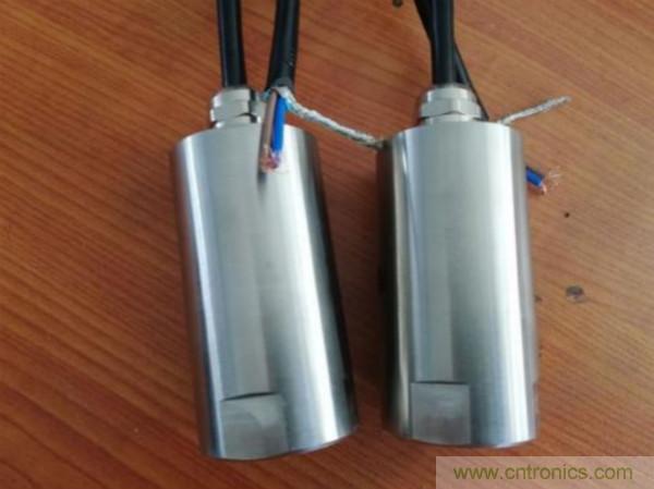 振動傳感器的機電變換原理？主要的分類有哪些？