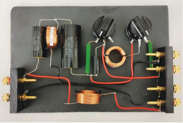 DSP入局：模擬與數(shù)字音頻分頻器設(shè)計的大比拼！